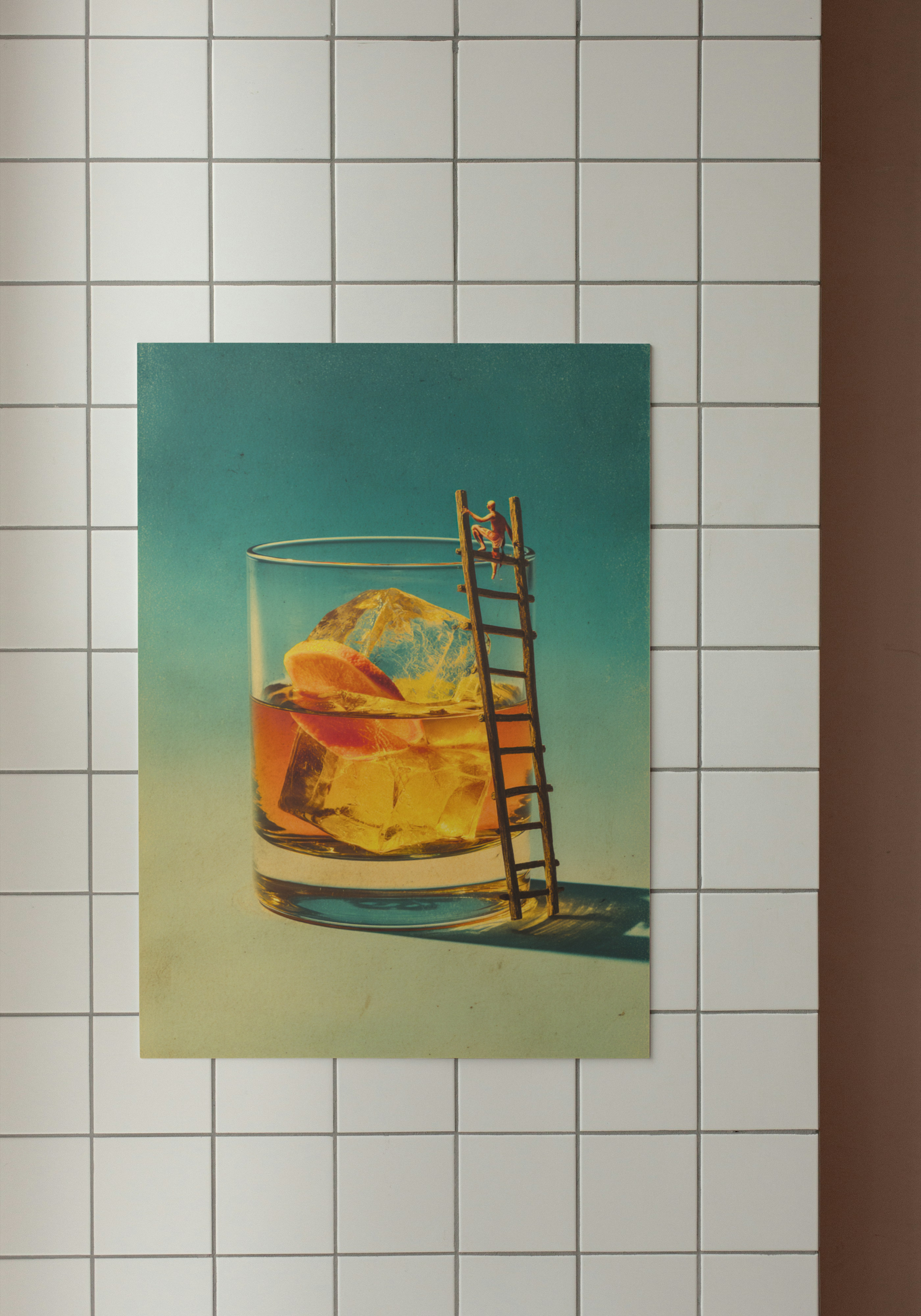 Golden Climb – Retro Cocktail Print